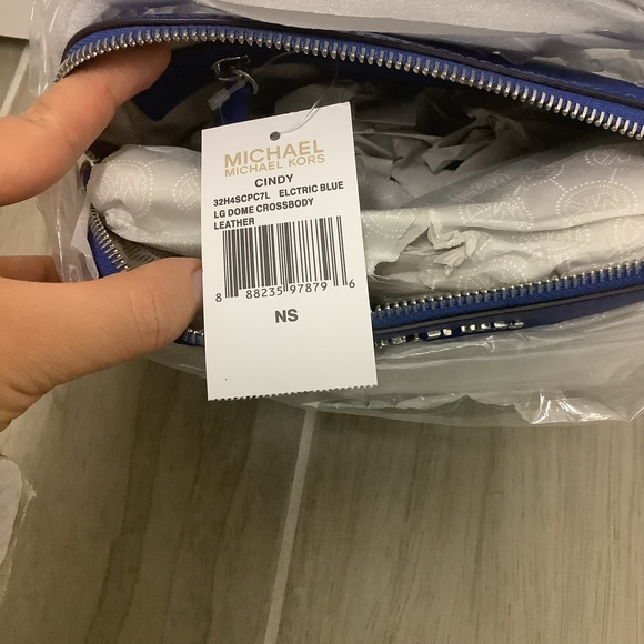 NWT Michael Kors Cindy Large Dome Crossbody blue - Picture 7 of 8